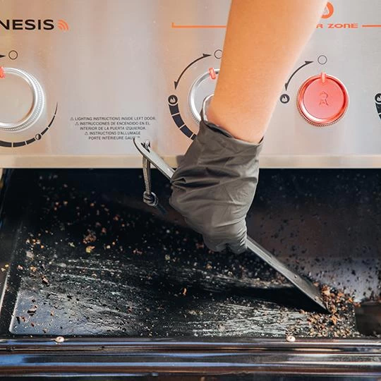 Weber GENESIS E-325s With WEBER CRAFTED Griddle - LP 8 Weber GENESIS E-325s With WEBER CRAFTED Griddle - LP - Image 6