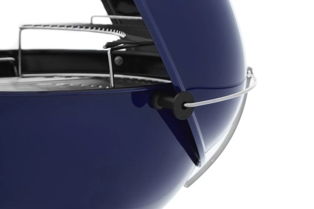 Weber Master-Touch Charcoal Grill 22" - Deep Ocean Blue 4 Weber Master-Touch Charcoal Grill 22" - Deep Ocean Blue - Image 2